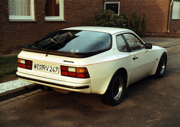 944 1